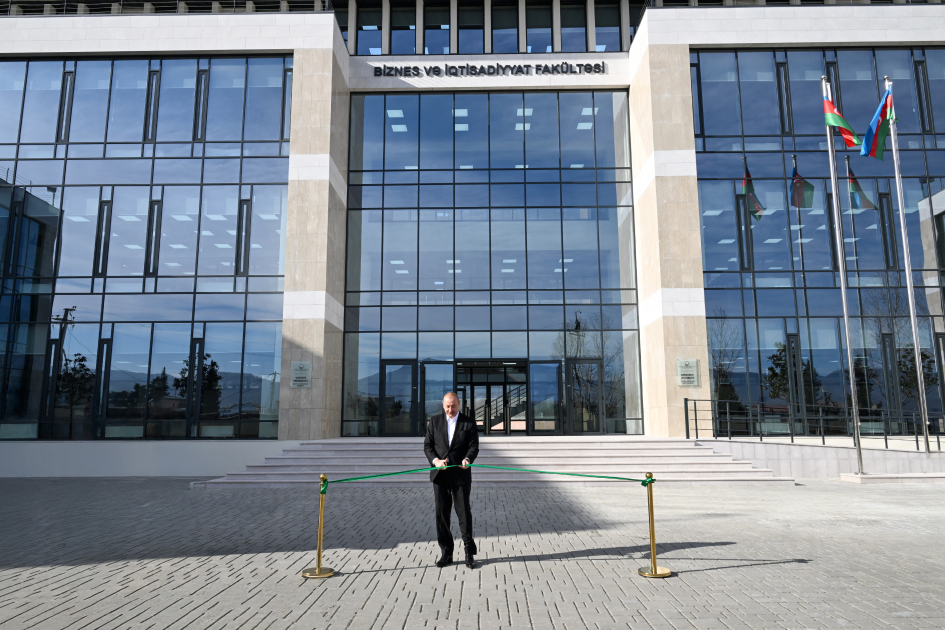 Prezident İlham Əliyev Qarabağ Universitetinin Biznes və iqtisadiyyat fakültəsinin binasının açılışında iştirak edib