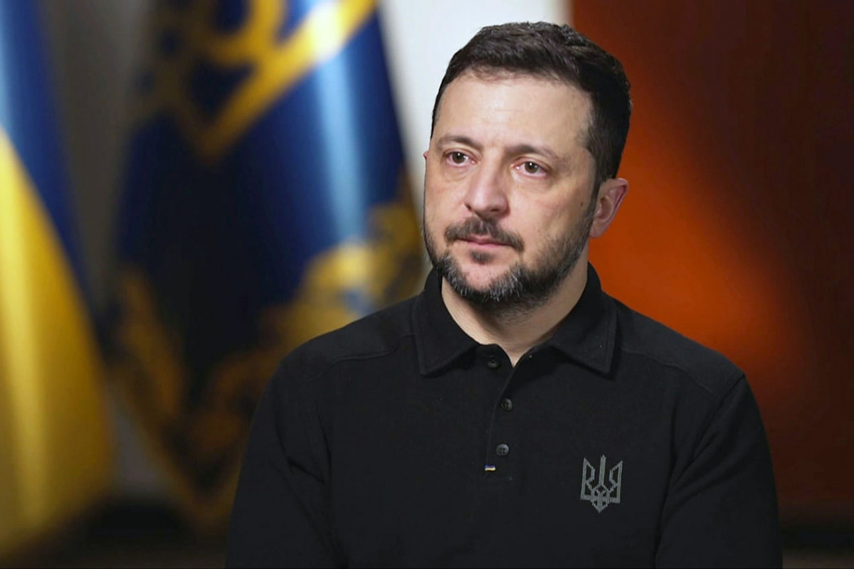 Zelenski: Ukraynada prezident seçkiləri referendumla eyni vaxtda keçirilə bilər