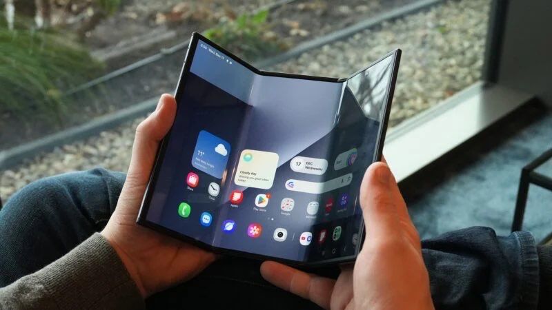 Samsung Galaxy Z TriFold ilə üçqat qatlana bilən telefonlarda yeni dövr - FOTO