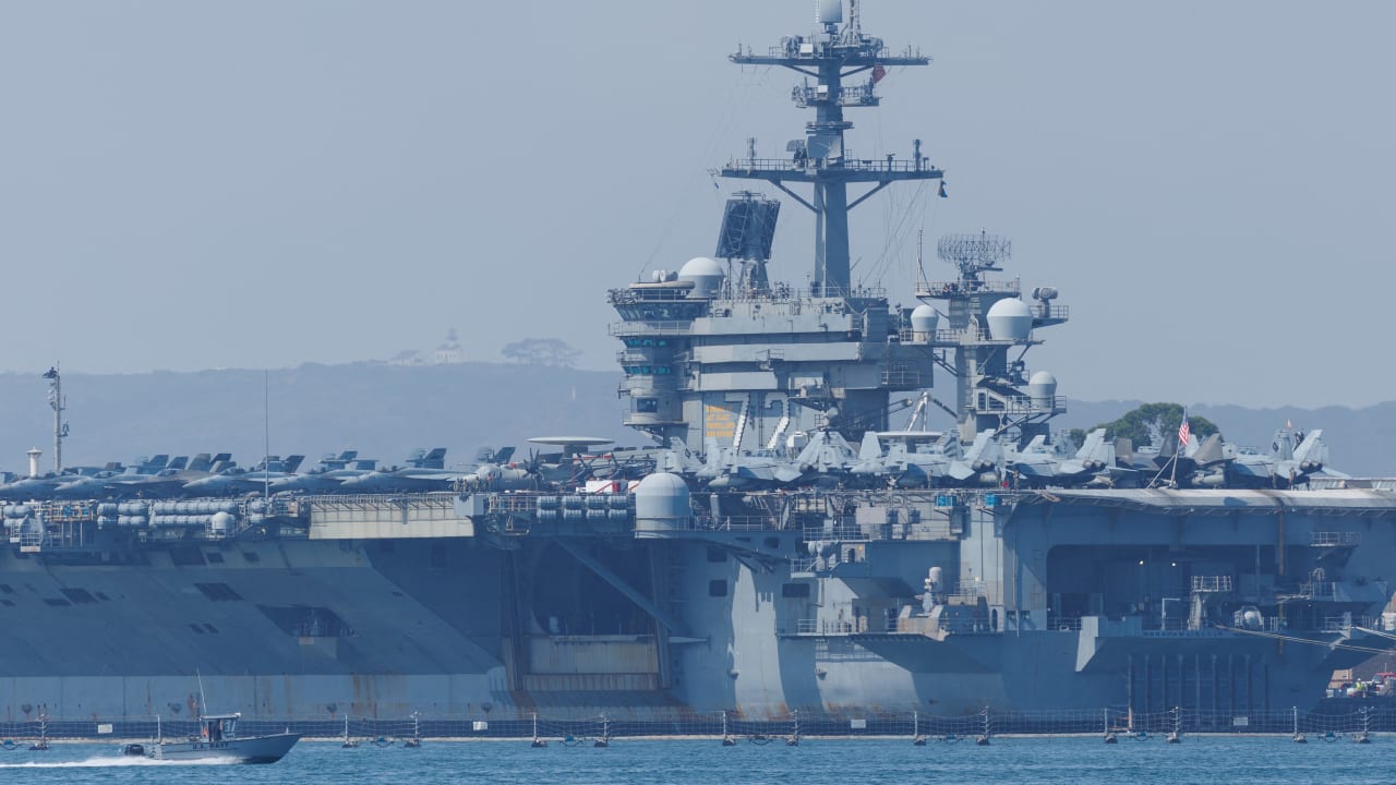 USS Abraham Lincoln (CVN-72)