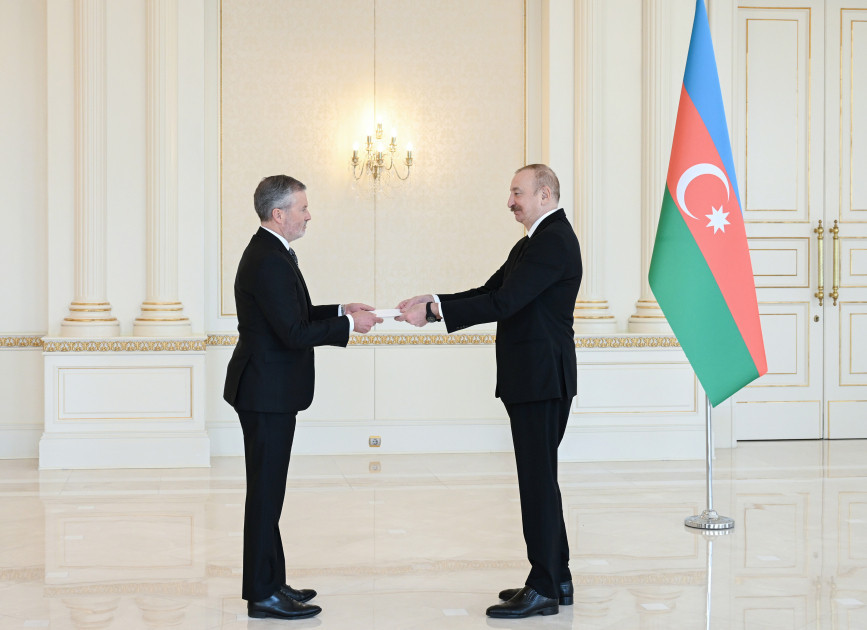Dövlət başçısı Norveçin yeni səfirinin etimadnaməsini qəbul edib