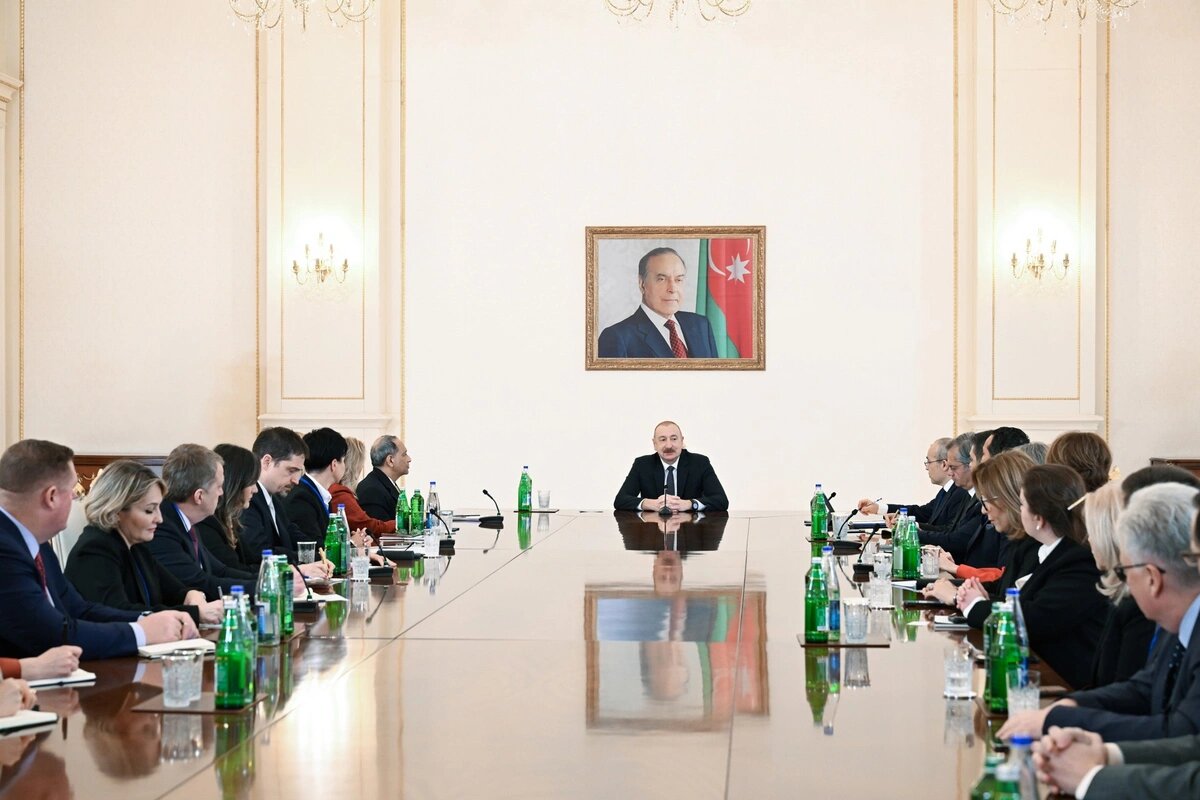 Prezident İlham Əliyev ABŞ Ticarət Palatasının nümayəndə heyətini qəbul edib