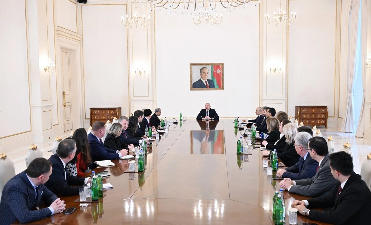 Prezident İlham Əliyev ABŞ Ticarət Palatasının nümayəndə heyətini qəbul edib