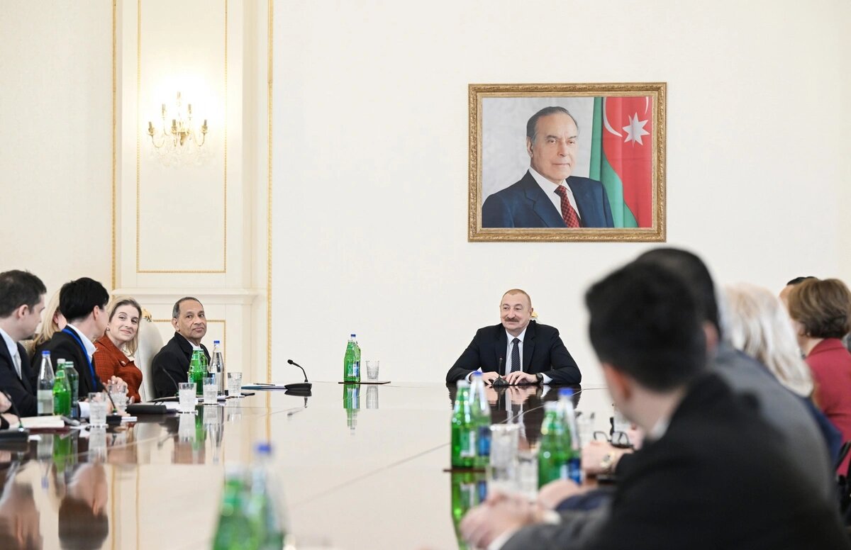Prezident İlham Əliyev ABŞ Ticarət Palatasının nümayəndə heyətini qəbul edib