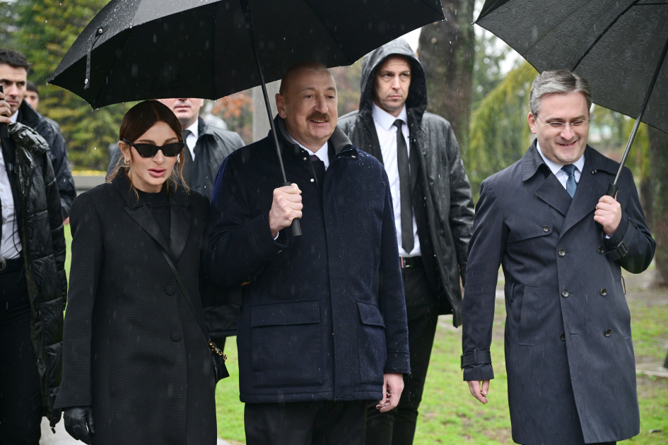 Prezident İlham Əliyev Belqradda Ümummilli Lider Heydər Əliyevin və görkəmli serb yazıçısı Milorad Paviçin abidələrini ziyarət edib