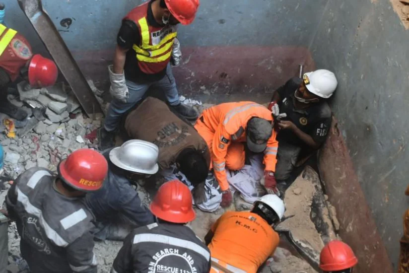 Pakistanda güclü partlayış: 16 ölü, 14 yaralı