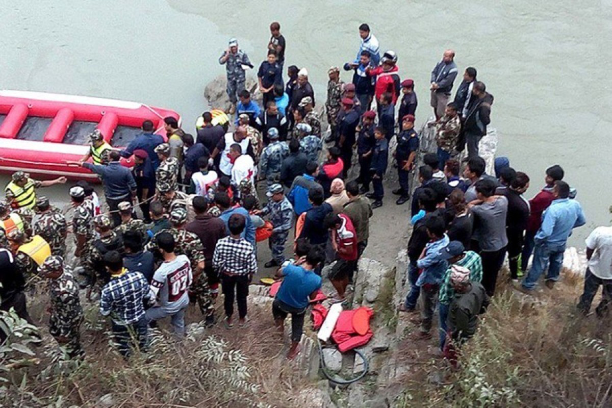 Nepalda avtobus qəzası: 18 nəfər həyatını itirdi
