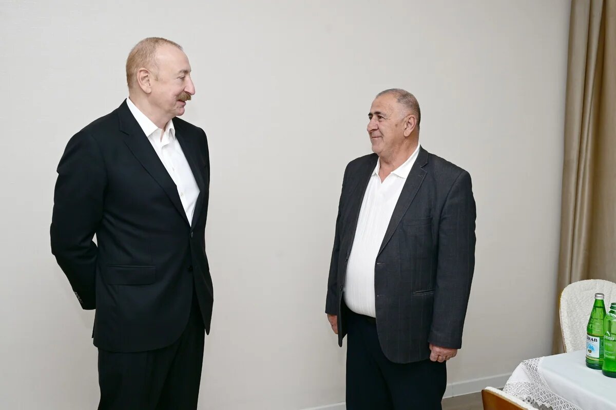 İlham Əliyev Xocavənd kəndində görülmüş işlərlə tanış olub - FOTO