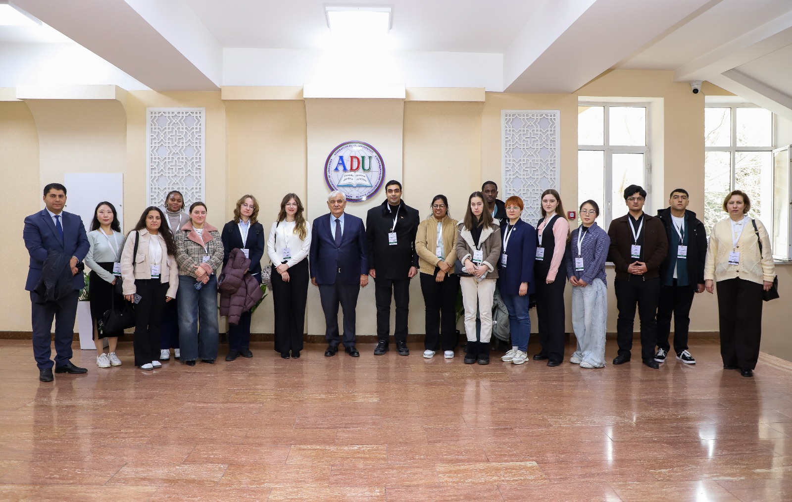 XVII Beynəlxalq Multikulturalizm Məktəbinin iştirakçıları akademik Kamal Abdullayevlə görüşüblər - FOTO