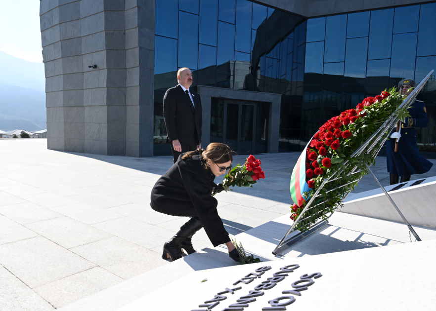 Prezident İlham Əliyev Xocalı Soyqırımı Memorialının açılışında iştirak edib