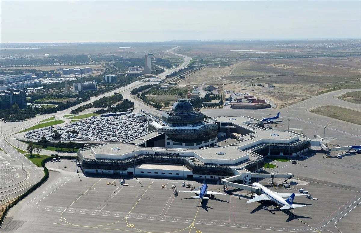 Heydər Əliyev Beynəlxalq Aeroportu iki beynəlxalq reysi ehtiyat hava limanı kimi qəbul edib