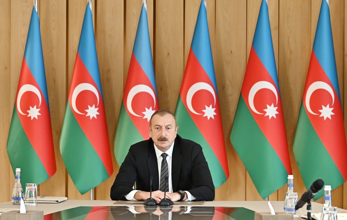 Azərbaycan Prezidenti: Nəqliyyat dəhlizlərinin genişləndirilməsi istiqamətində işlər aparılır