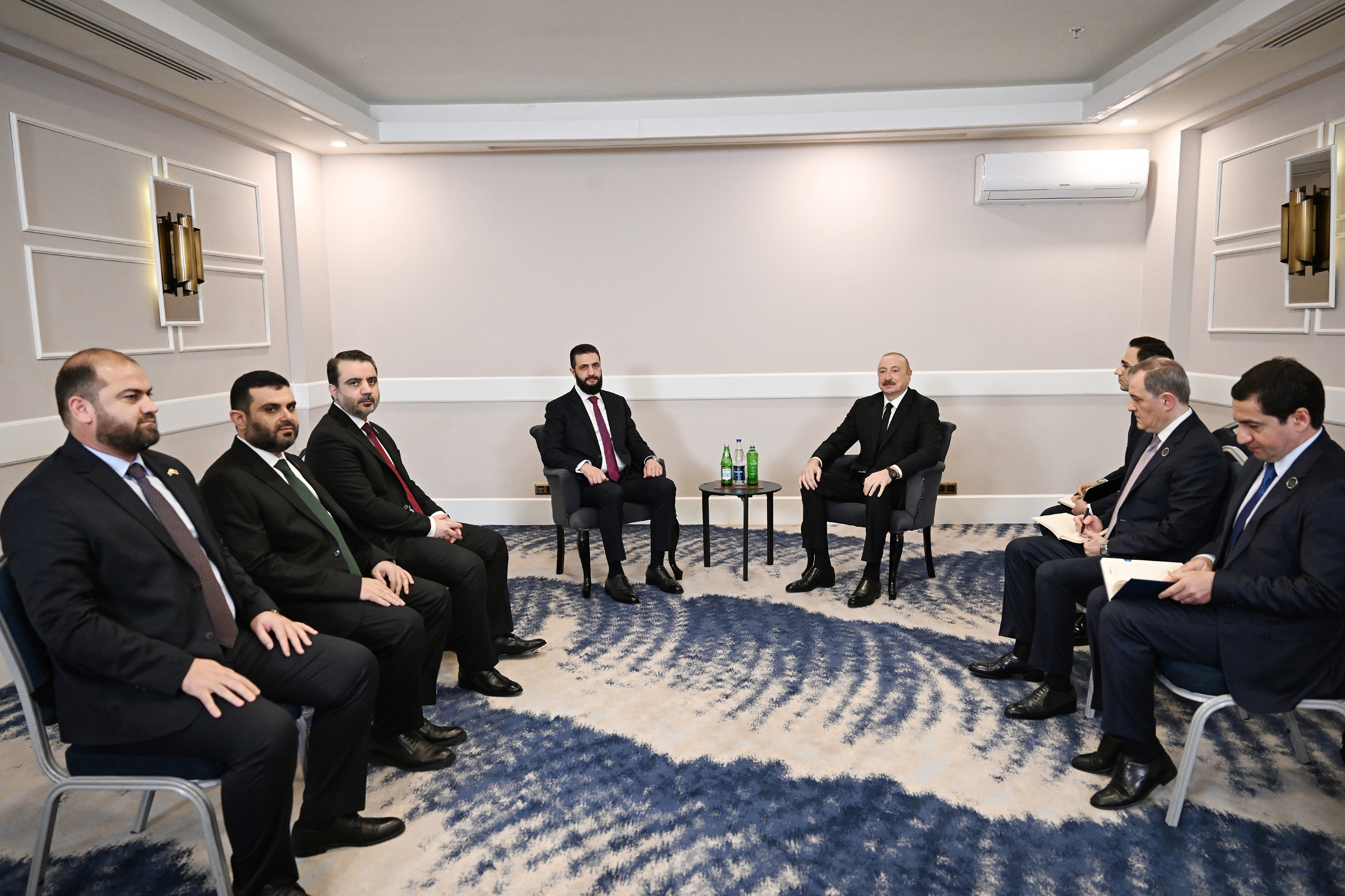 Prezident İlham Əliyevin Antalyada Suriyanın keçid dövrü Prezidenti ilə görüşü olub
