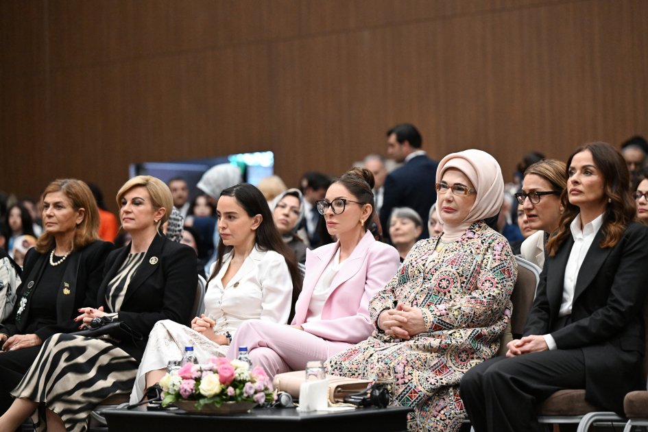 Azərbaycanın birinci xanımı Mehriban Əliyeva Antalyada “Fələstində sülh naminə birləşərək: Təhsil sisteminin məhv edilməsi ilə mübarizə və gələcəyin qorunması” adlı paneldə iştirak edib