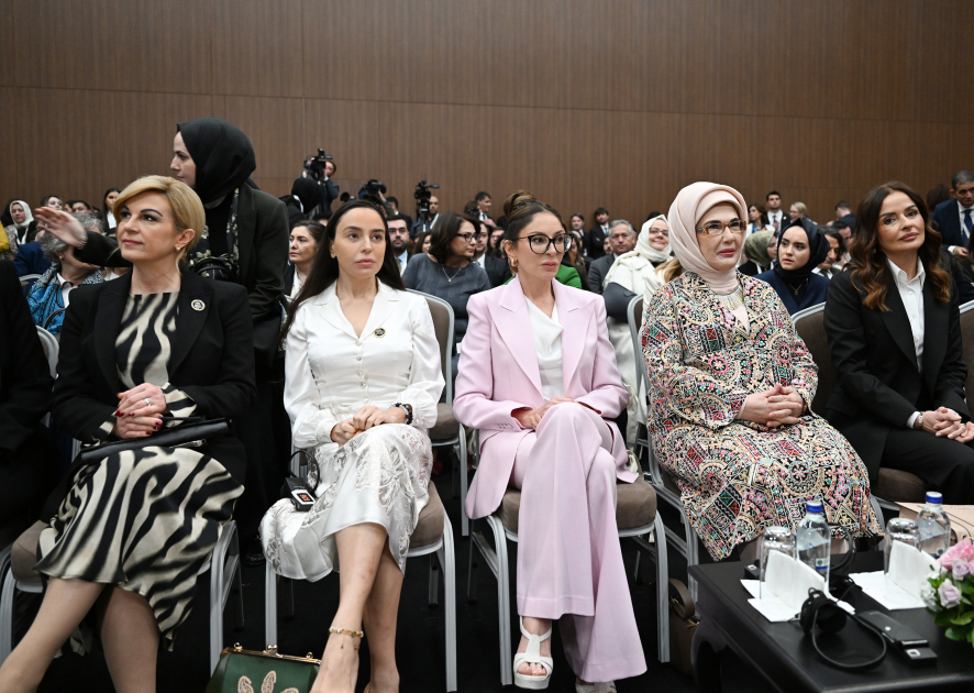 Azərbaycanın birinci xanımı Mehriban Əliyeva Antalyada “Fələstində sülh naminə birləşərək: Təhsil sisteminin məhv edilməsi ilə mübarizə və gələcəyin qorunması” adlı paneldə iştirak edib