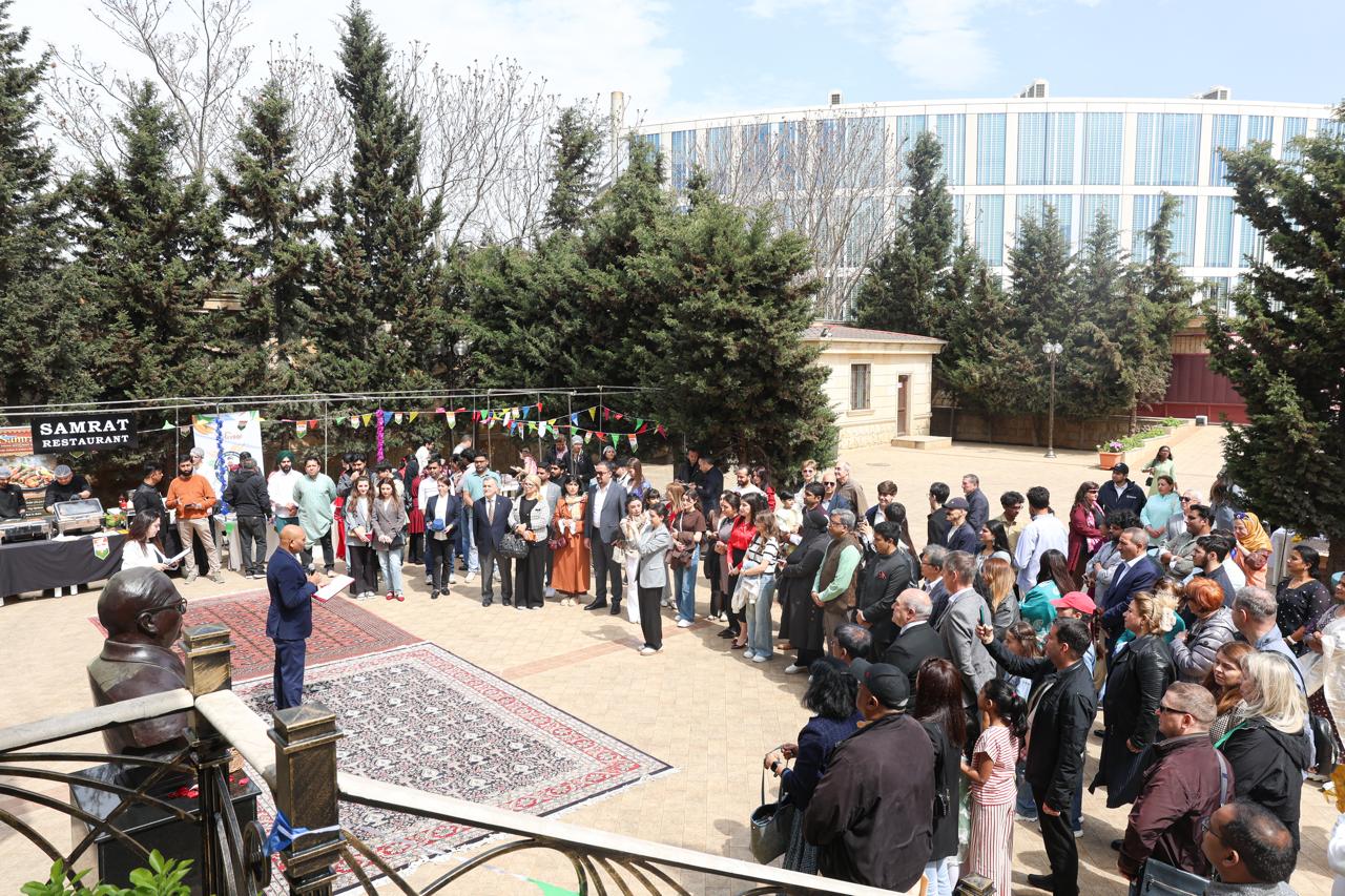 Hindistanın Azərbaycandakı Səfirliyi Bakıda rəngarəng Hind Yeməkləri Festivalı təşkil edib