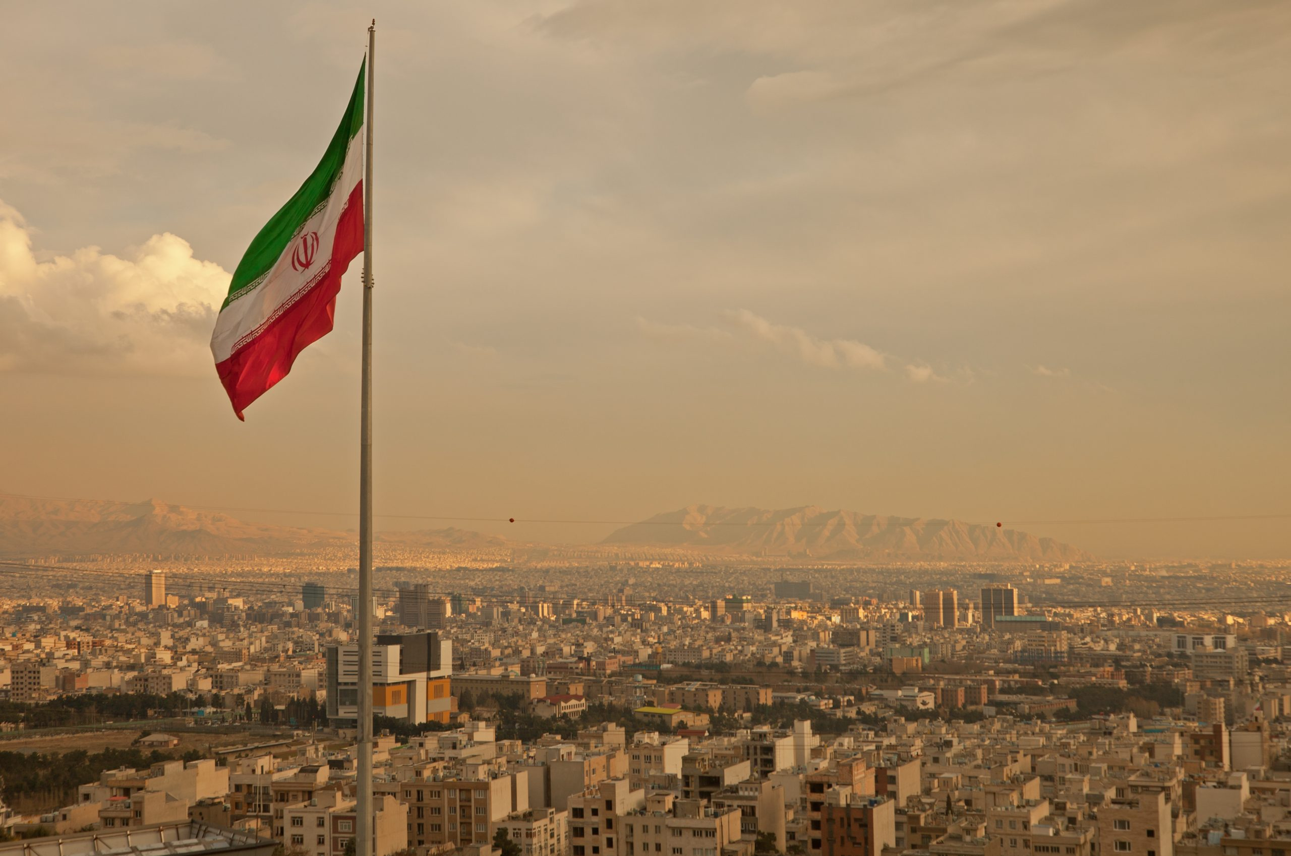 Tehran neft obyektlərinə hücum olarsa, cavab verəcəyini bildirib