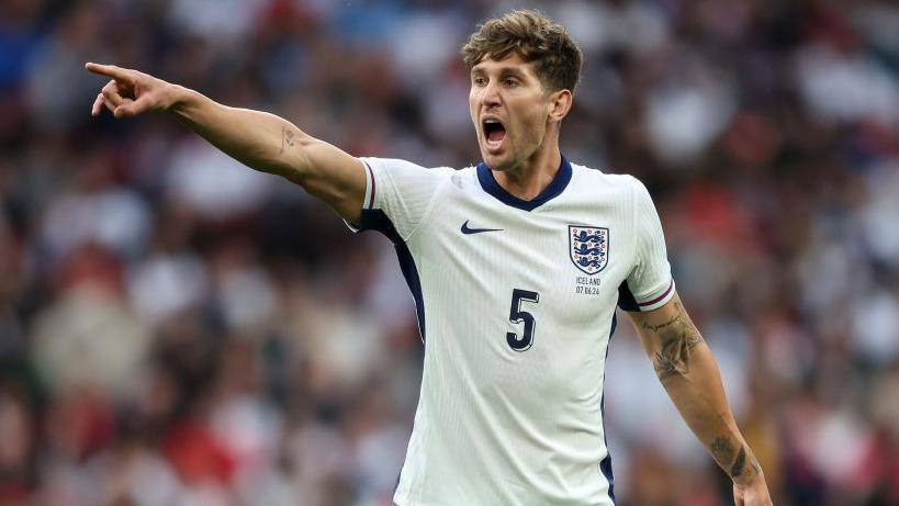 “Yuventus” John Stones transferini planlaşdırır