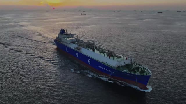     Hörmüz boğazından maye qaz daşıyan ilk tanker ADNOC-a məxsus olub