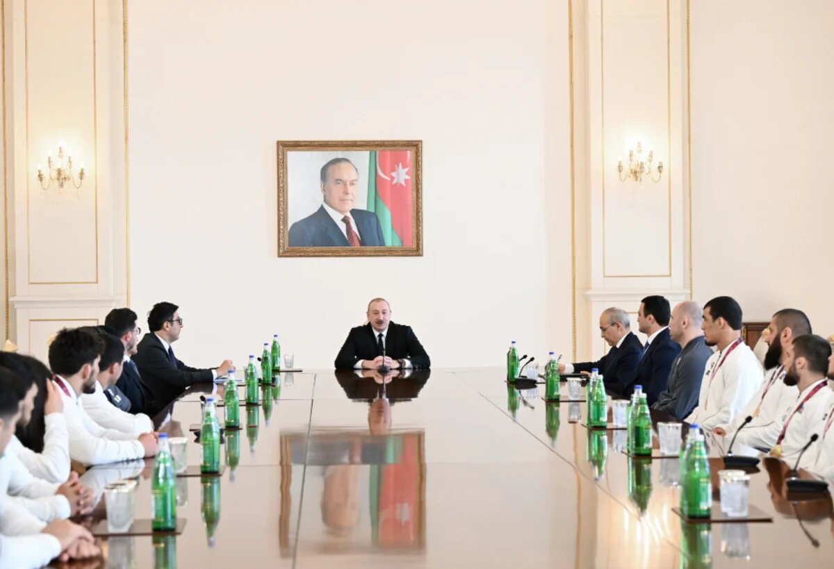 İlham Əliyev Avropa çempionatında komanda hesabında çempion olan güləşçiləri qəbul edib