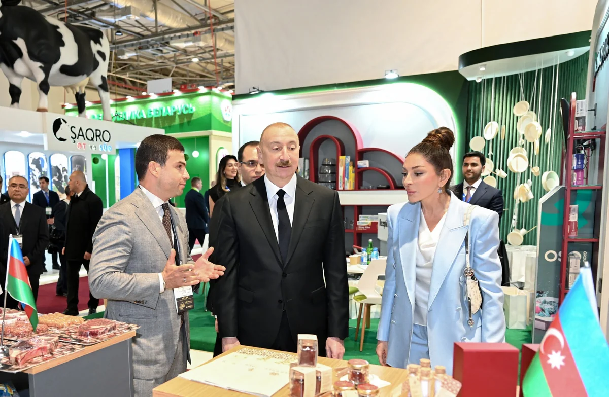 İlham Əliyev 19-cu "Caspian Agro Week" və 31-ci "InterFood Azerbaijan" sərgiləri ilə tanış olub