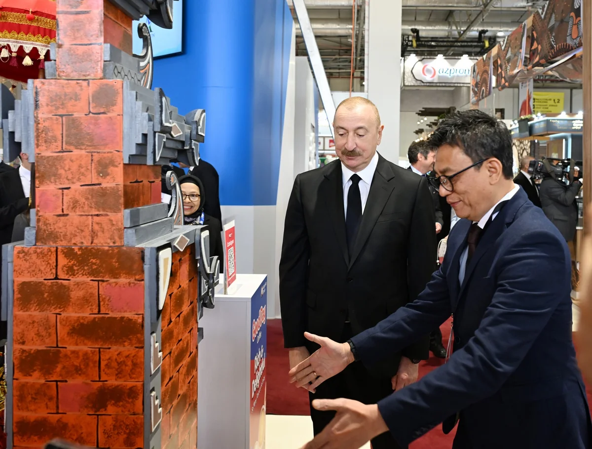 İlham Əliyev 19-cu "Caspian Agro Week" və 31-ci "InterFood Azerbaijan" sərgiləri ilə tanış olub