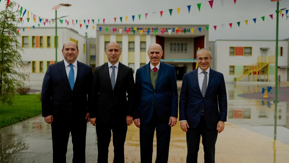    İslam İnkişaf Bankının sədri Füzulidə təhsil infrastrukturu ilə maraqlanıb