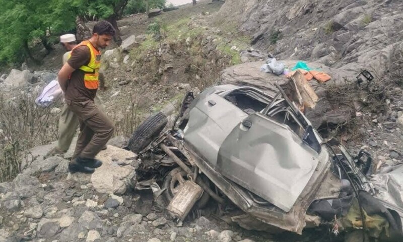     Pakistanda yol qəzasında ən azı 16 nəfər həlak olub